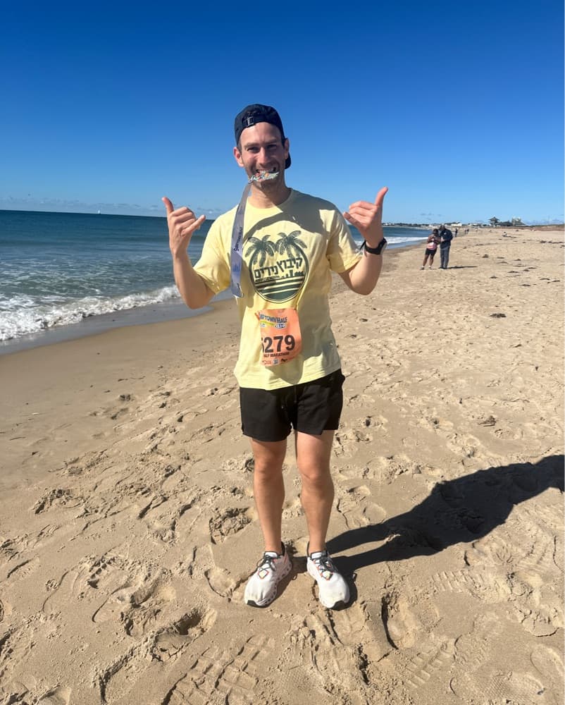 Casual Beach Vacation Outfit - Image 2