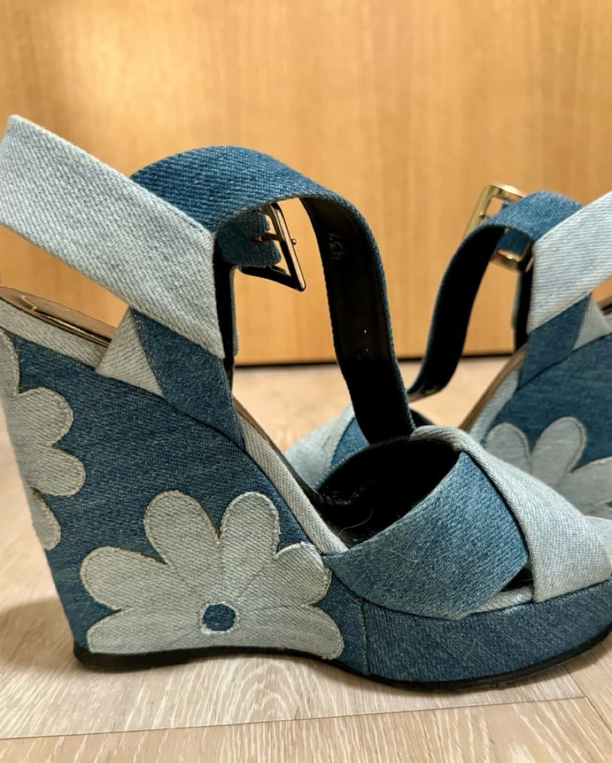 Roger Vivier Daisy Denim Platform Sandal - Image 4