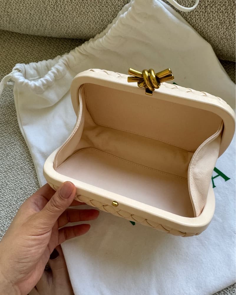 Bottega Knot Intrecciato Leather Clutch - Image 4