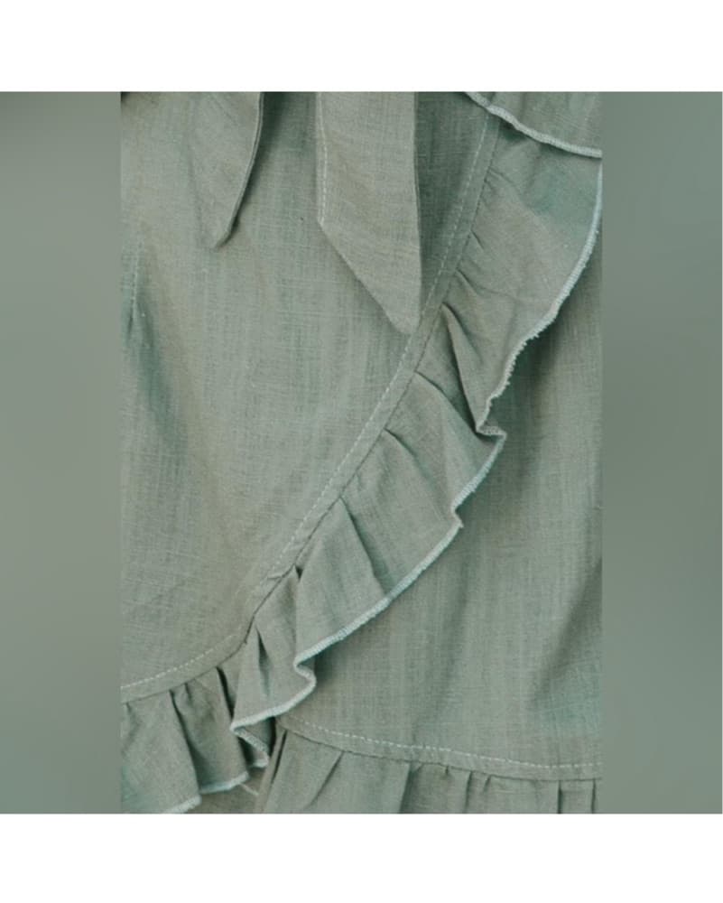 Front Tie Cutout Ruffled Romper - Image 4