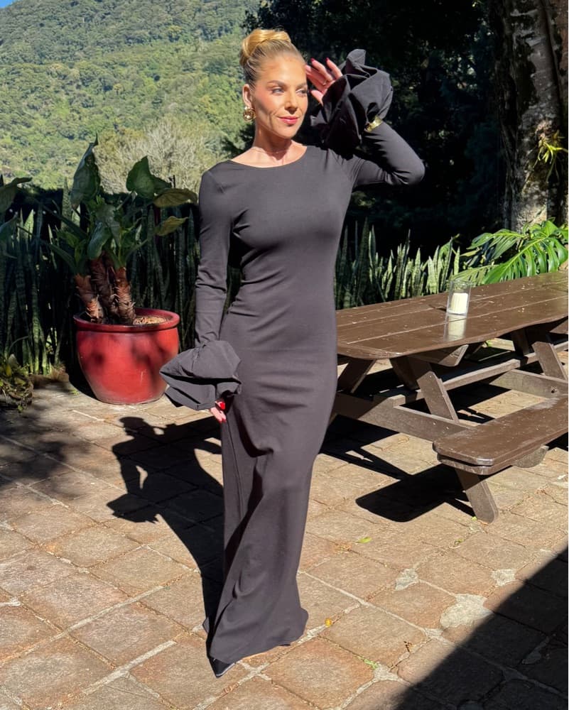Backless Gown With Puff Sleeves - Image 1