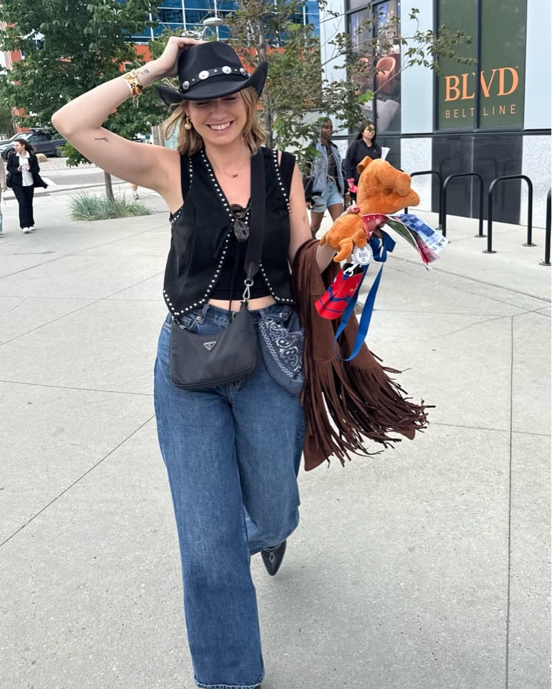 Full Western / Trendy Cowgirl Outfit  - Image 1