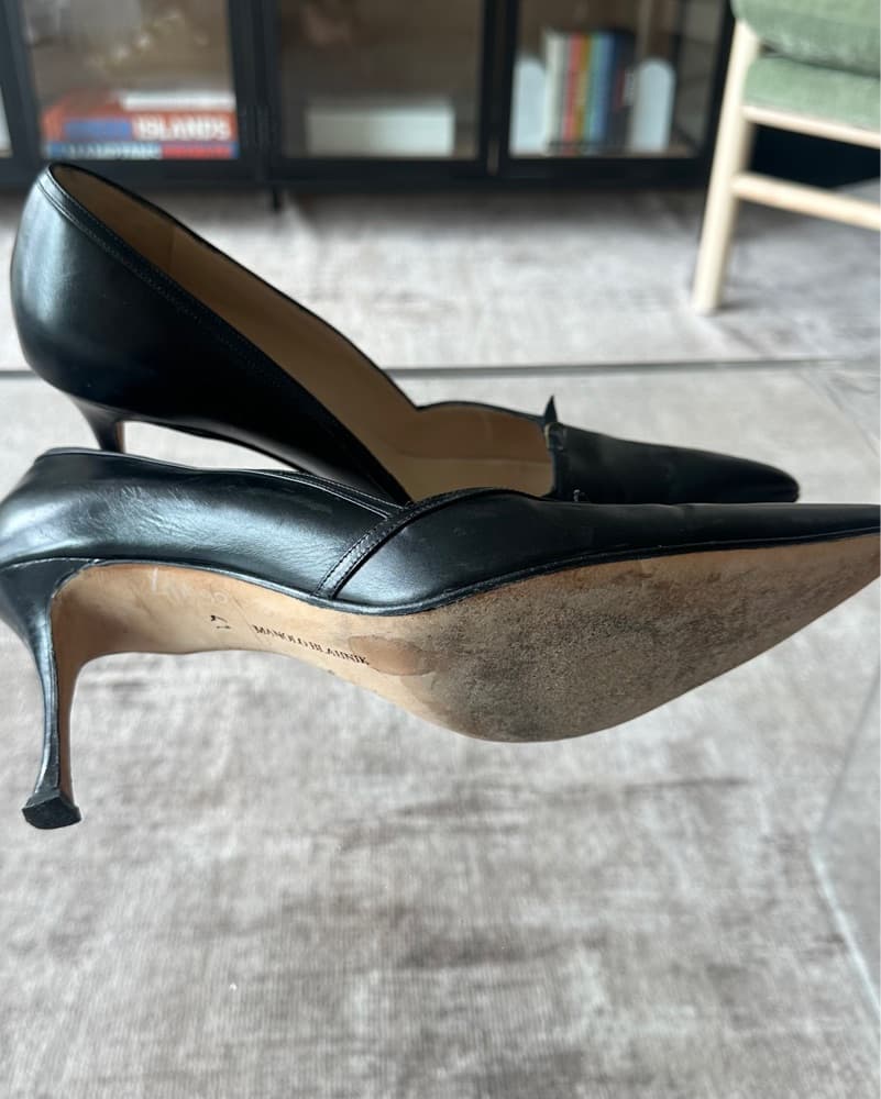 Manolo Blahnik Leather Pumps - Image 3