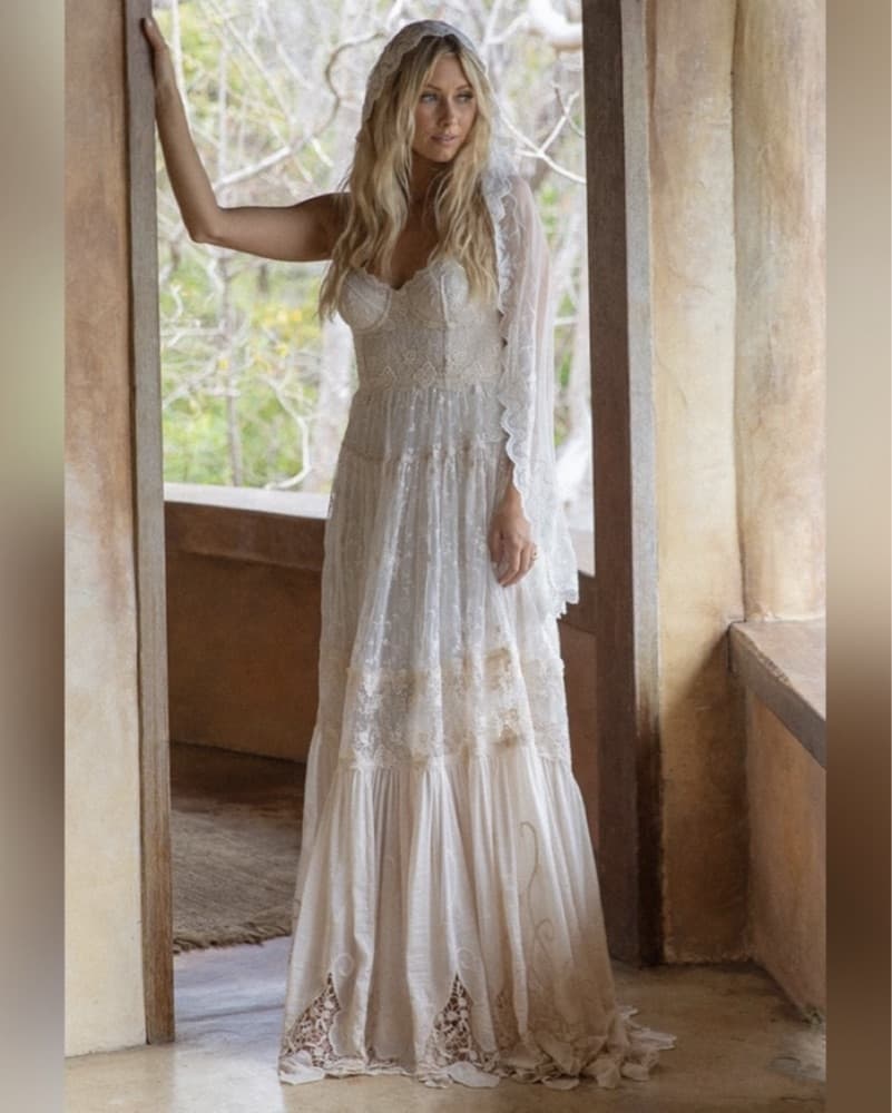 Elegant Lace and Chiffon Maxi Dress - Image 1