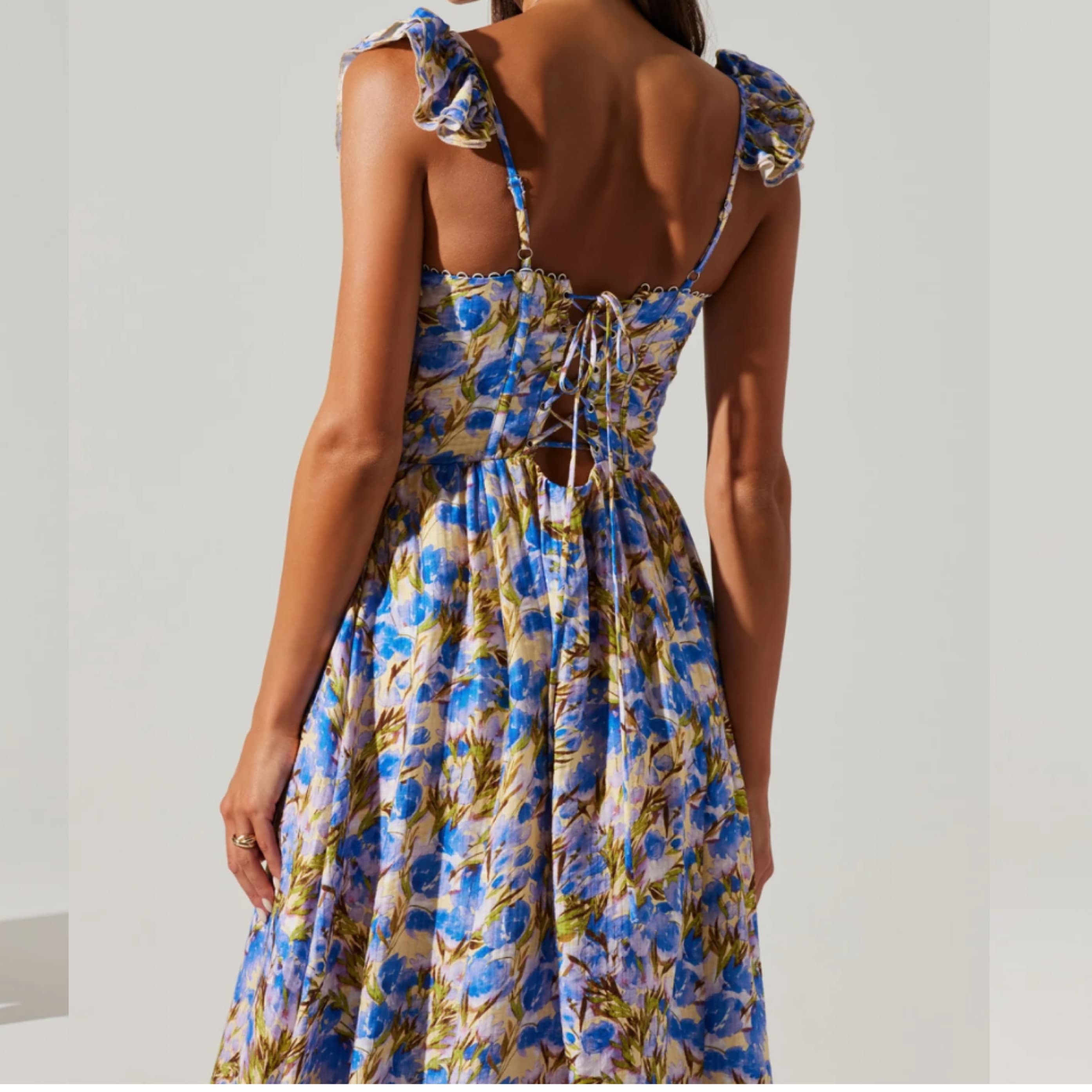 Astr The Label Floral Midi Dress - Image 2