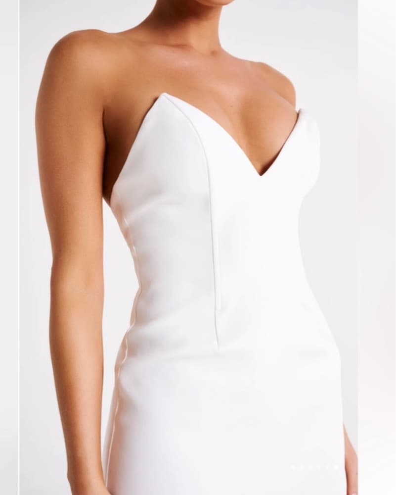 Meshki Natasha Pointed Corset Maxi Dress - Image 3