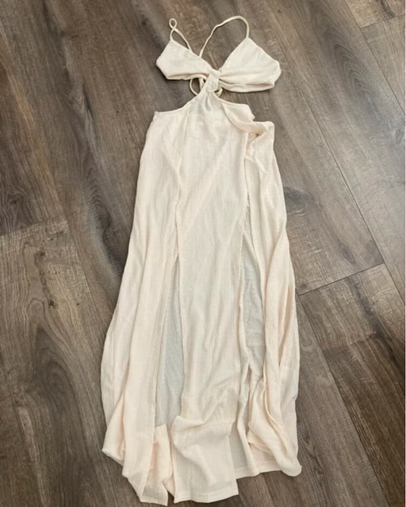 Stunning White Cutout Maxi Dress - Image 3