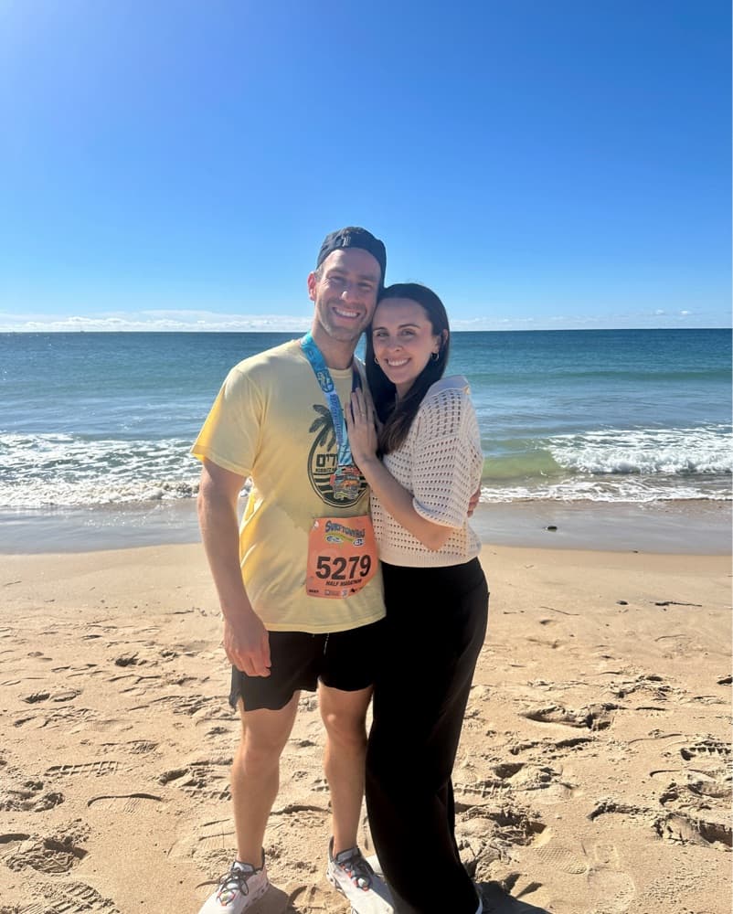 Casual Beach Vacation Outfit - Image 3