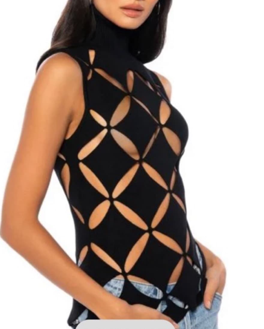 Isa Boulder Cutout Top Dupe - Image 3
