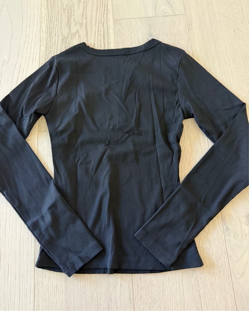 Alo Ribbed Workout Top - Image 4