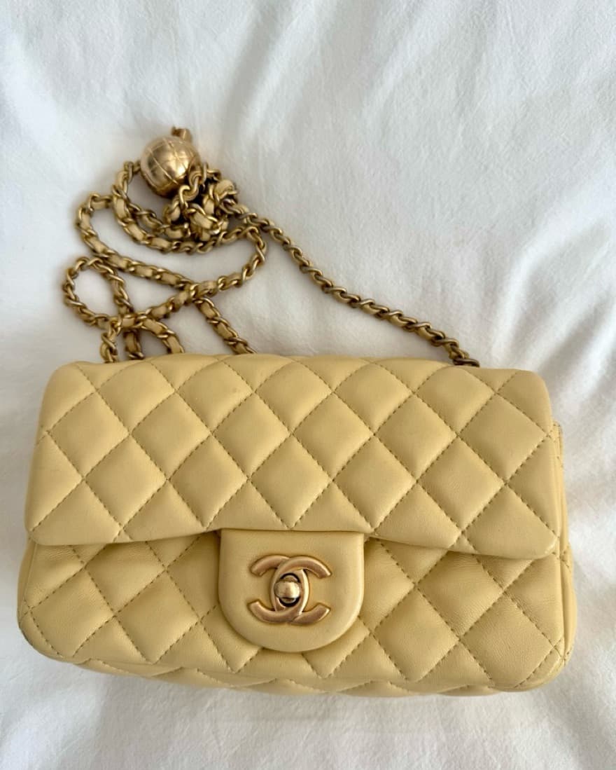 Chic Chanel Mini Leather Shoulder Bag - Image 1