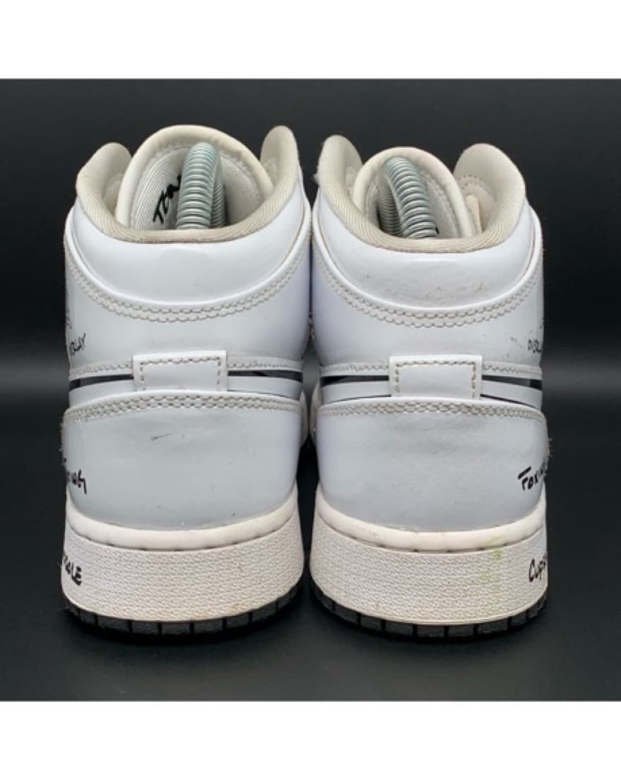 CUSTOM JORDAN SNEAKERS - Image 4