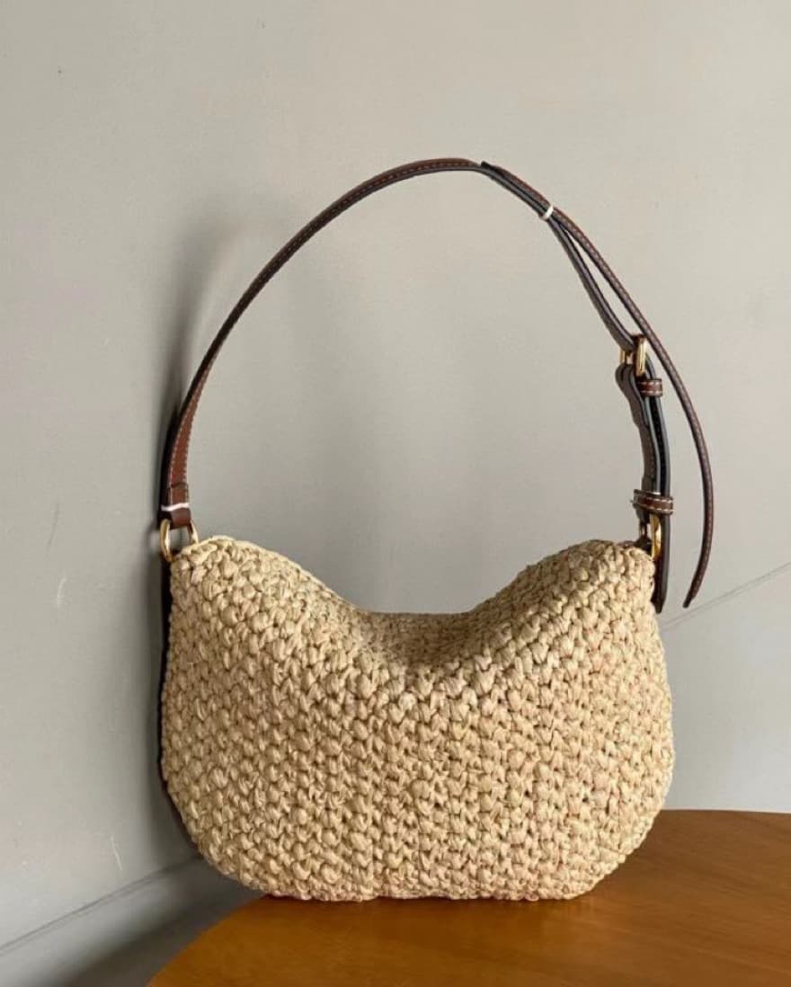 Fendi Beige Raffia Small Croissant Bag - Image 7
