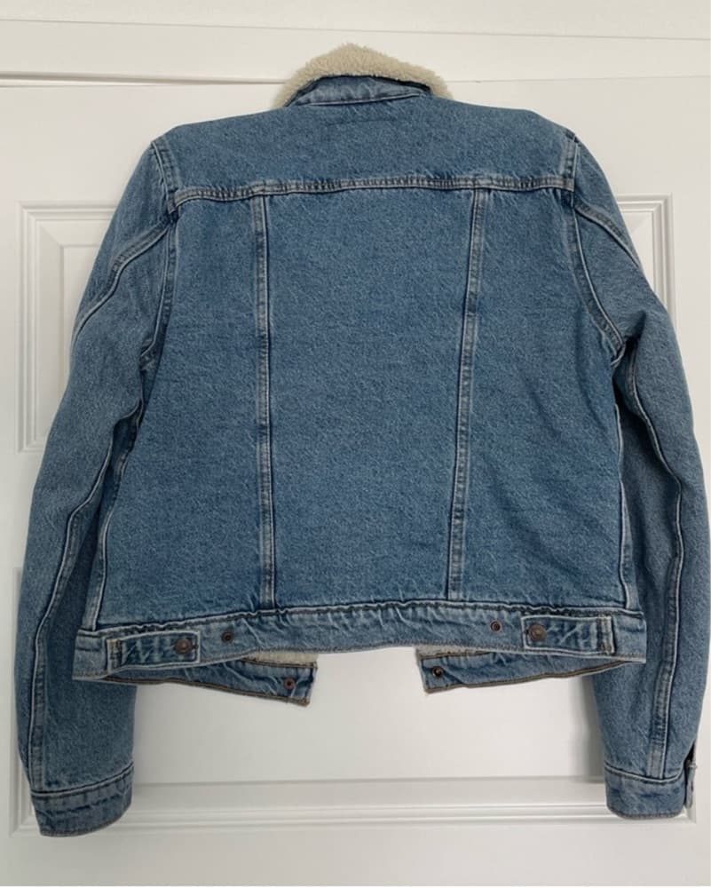 Levis Sherpa Denim Jacket - Image 3