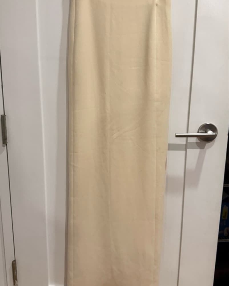 Ronny Kobo Elegant Cream Maxi Skirto - Image 3