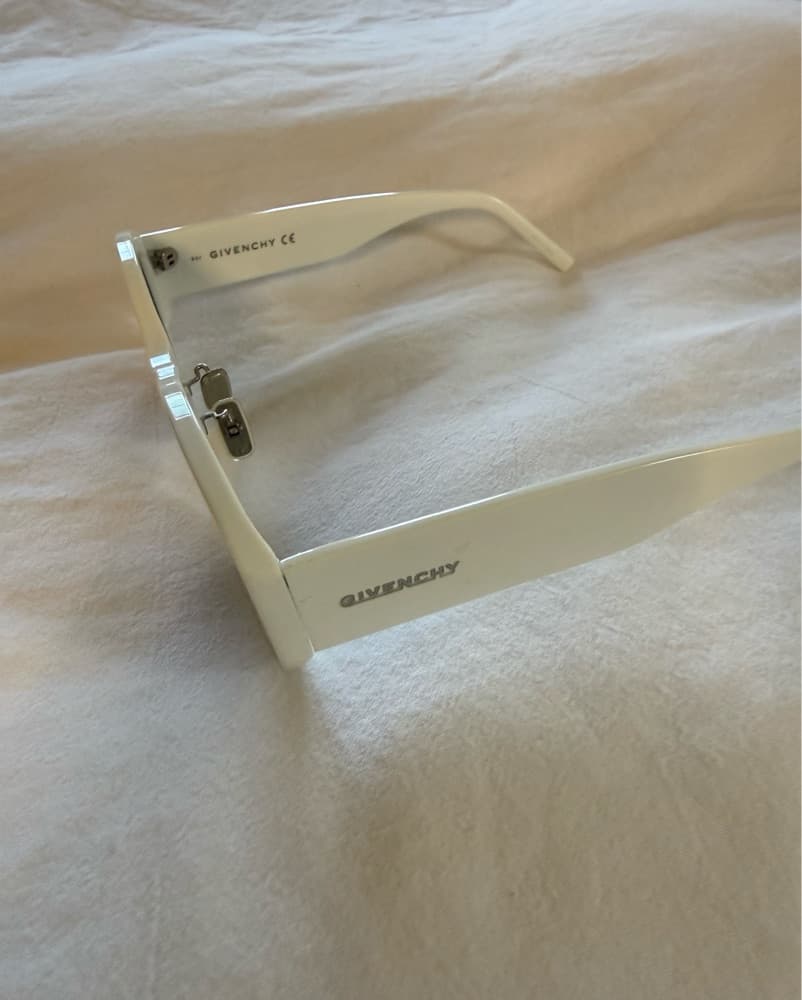 Chic Givenchy Oval Sunglasses - Image 4