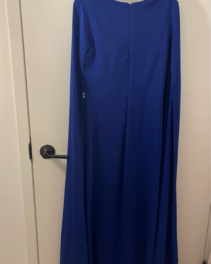 Stunning Blue Sapphire Gown with Sparkling Embellishments - Image 3