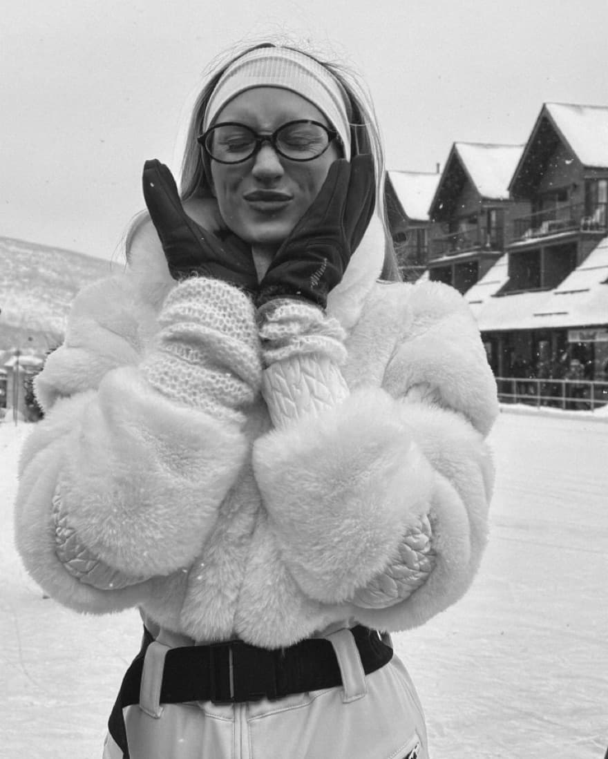 Gsou Faux Fur Ski Suit In White - Image 4