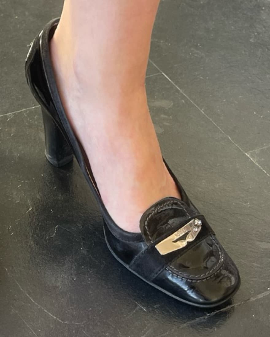 VTG Tod’s Black Loafer Heels - Image 2