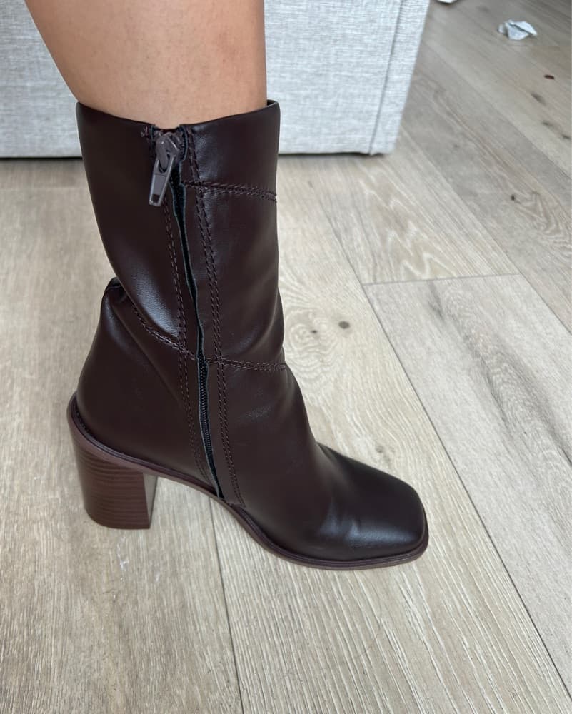Chic Leather Ankle Boots - Image 5