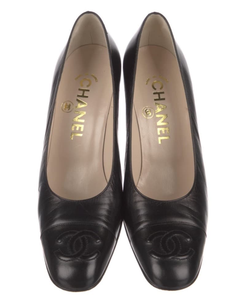 Elegant Chanel Black Pumps - Image 1