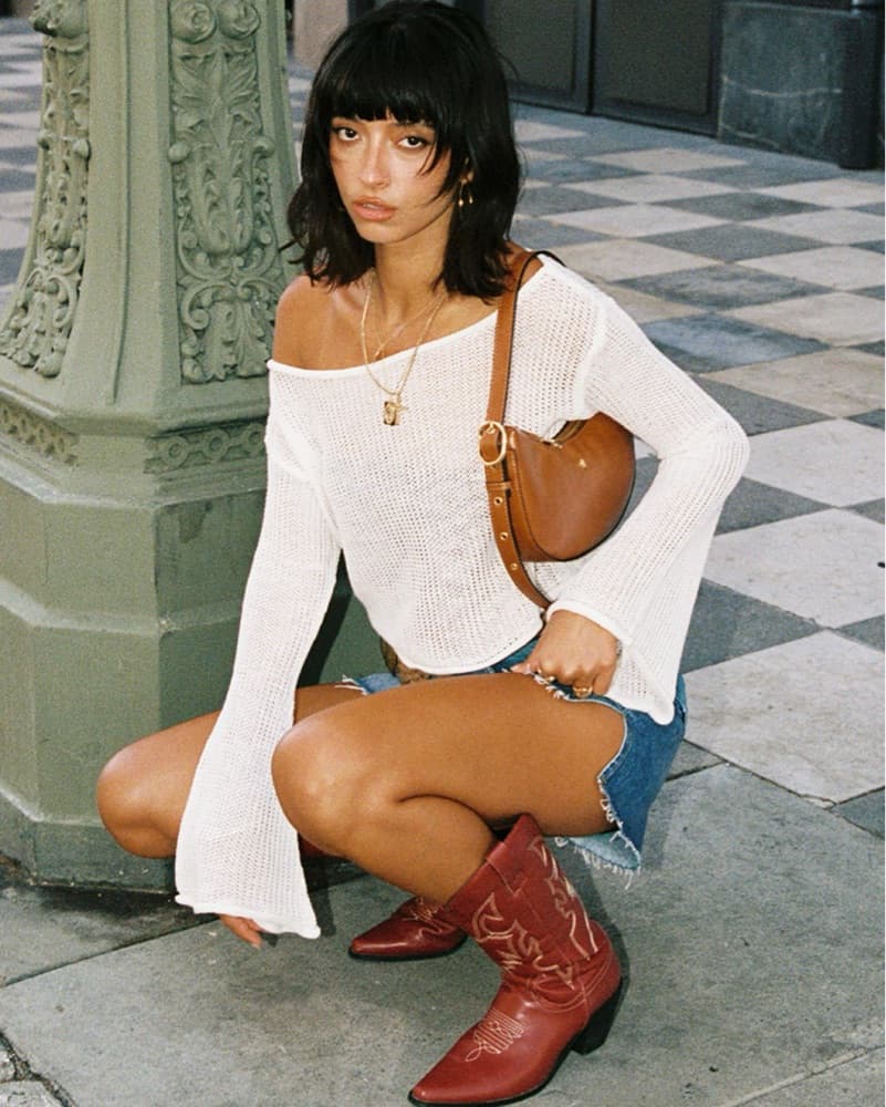 Cropped White Knit Sweater - Image 3