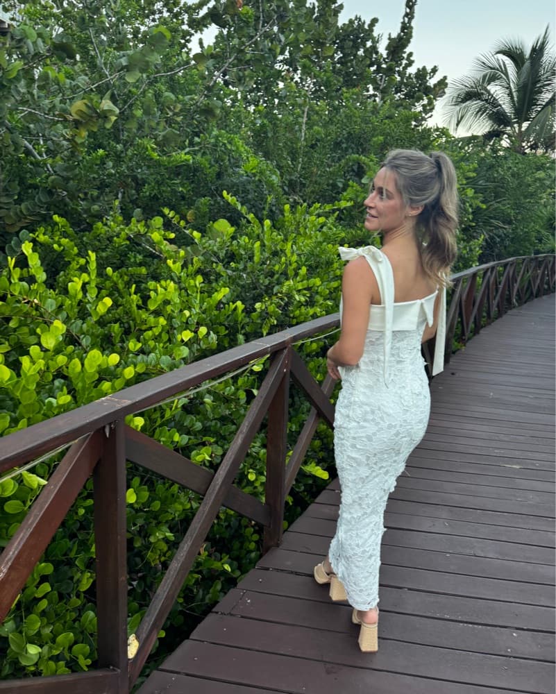 Elegant Lace Maxi Dress - Image 4