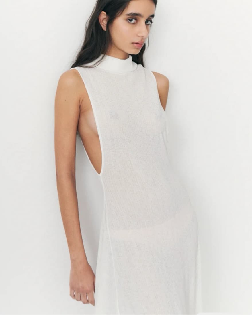 Sleeveless White Halter-Neck Gown - Image 4