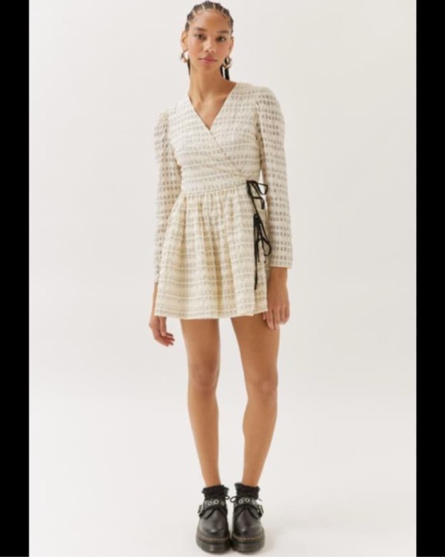 White Textured Waffle Checker Tie Mini  - Image 1