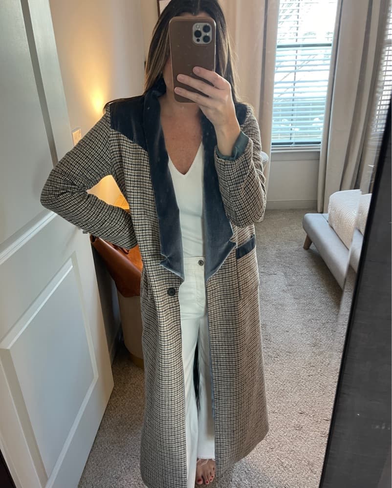 Stylish Houndstooth Coat with Contrast Details - Image 1