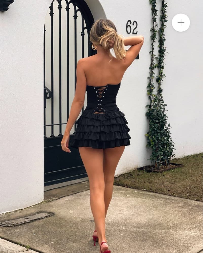 Chic Black Ruffle Bodycon Dress - Image 2