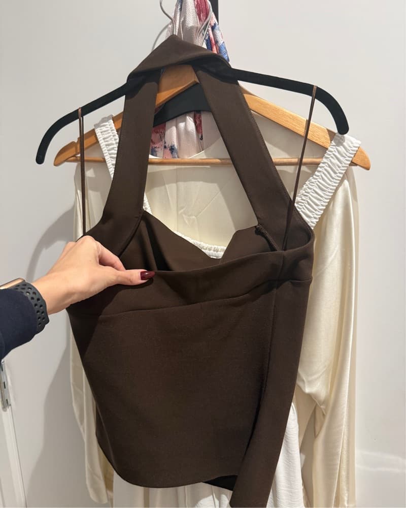 Sleek Halter Bodycon Tank - Image 4
