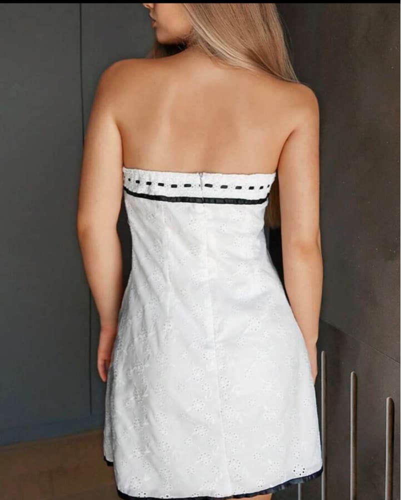 Elegant Eyelet Strapless Dress - Image 4