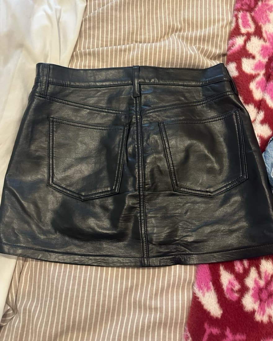 AGOLDE mini Black Leather Skirt  - Image 6