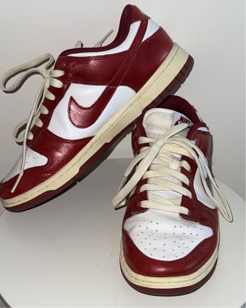 Vintage-Inspired Nike Sneakers - Image 1
