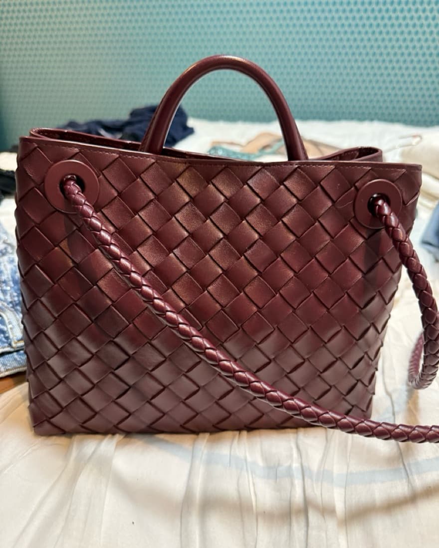 Bottega Veneta Andiamo Small Burgandy - Image 4