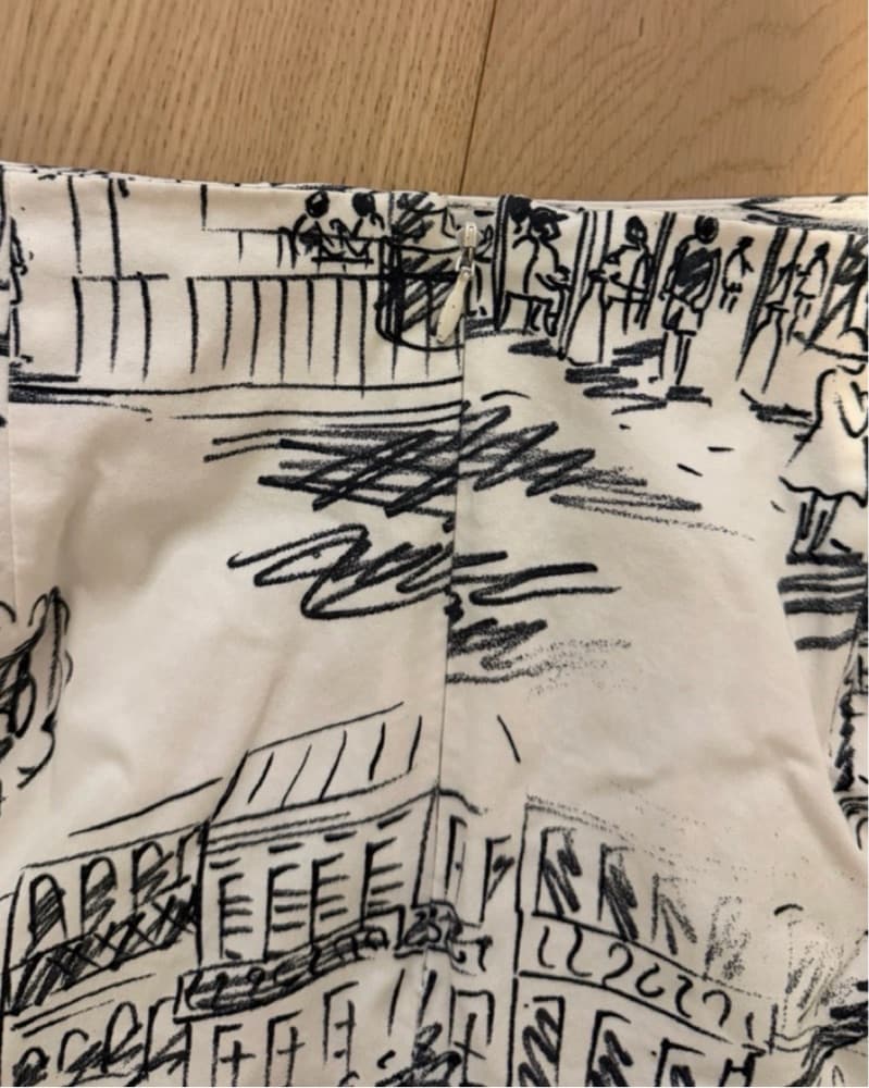 White and Black Graphic City Print Skirt - Image 3