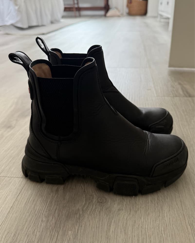 Gucci Platform Chelsea Boots - Image 3