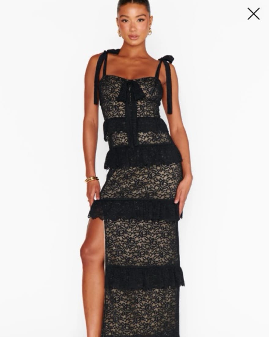 Elegant Lace Gown with Tie Straps - Image 3