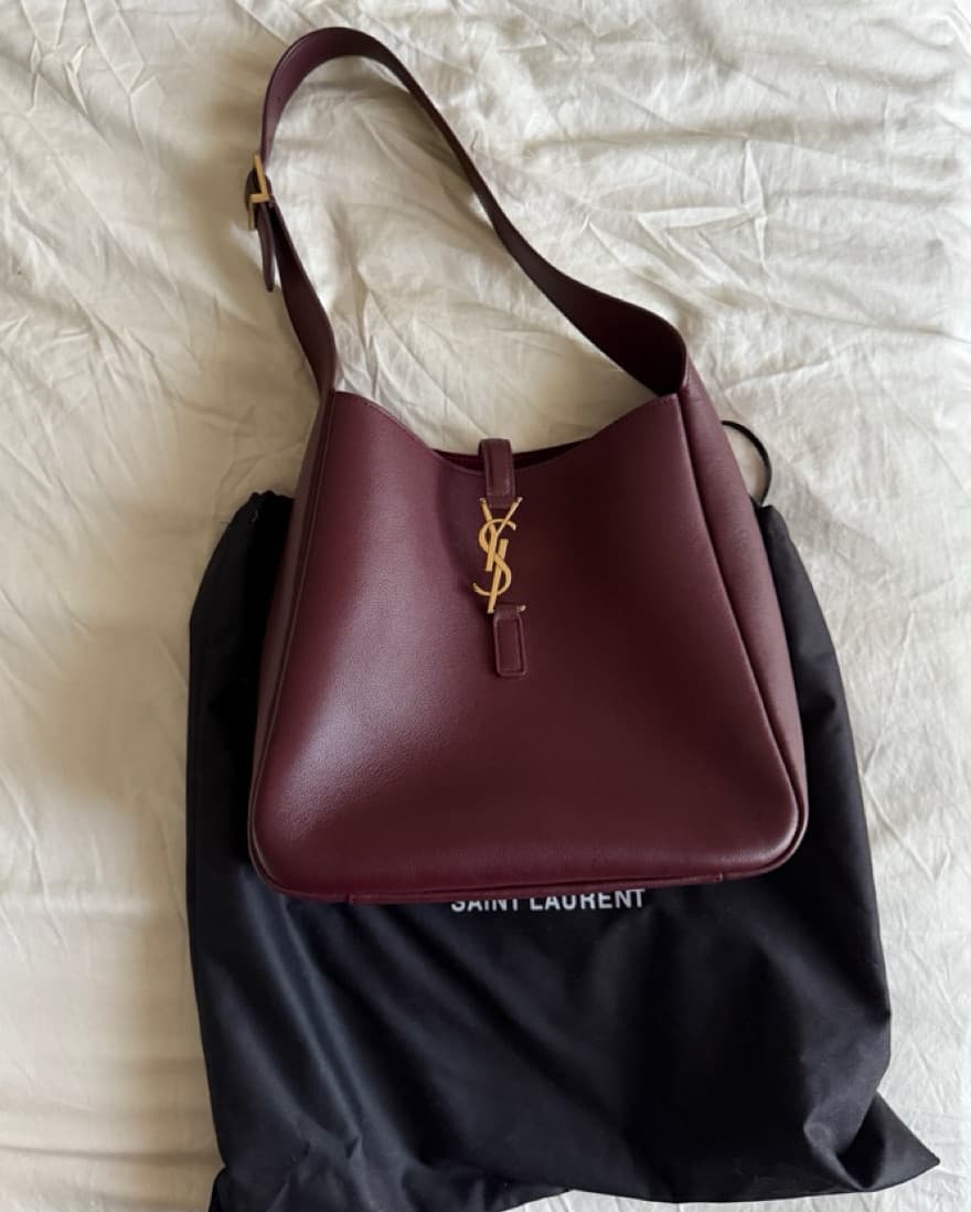 Saint Laurent Le 5 à 7 Small Supple  - Image 1