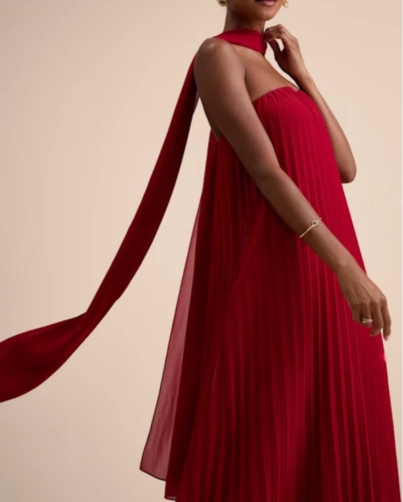 Elegant Pleated Red Maxi Dress - Image 3