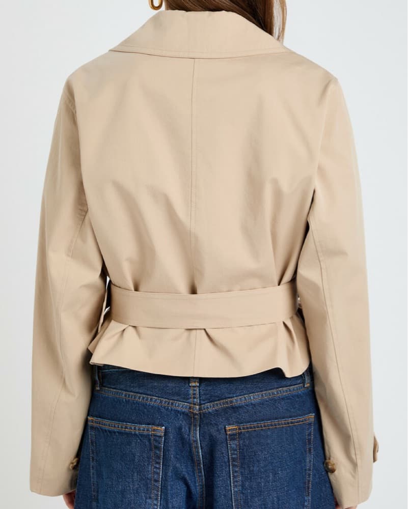 $750 Frame Cropped Trench Coat - Image 3