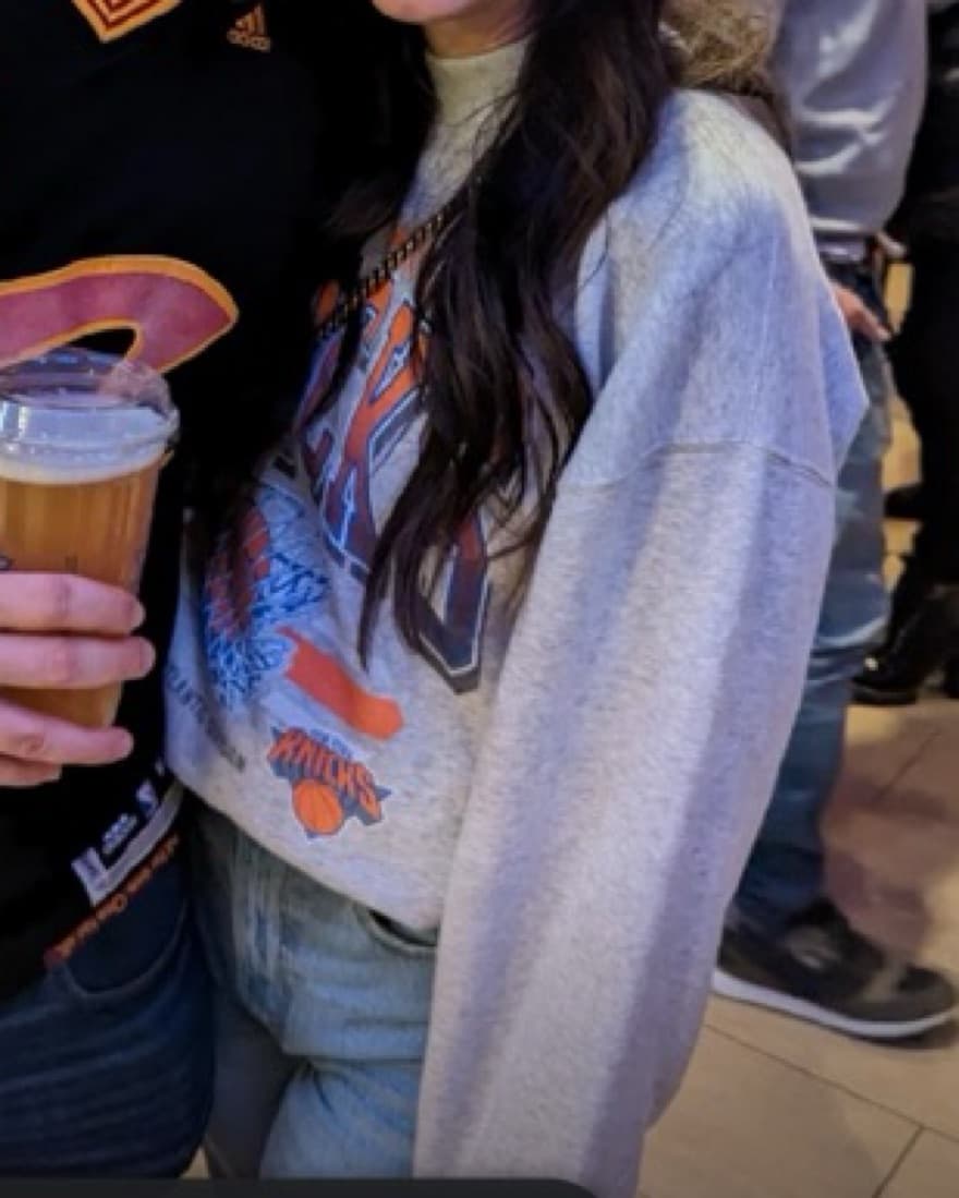 New York Knicks Sweatshirt - Image 6