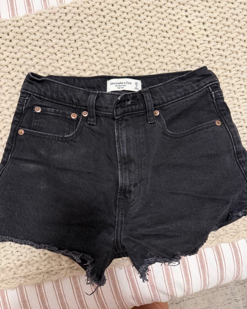 Abercrombie High Rise Mom Short - Image 1