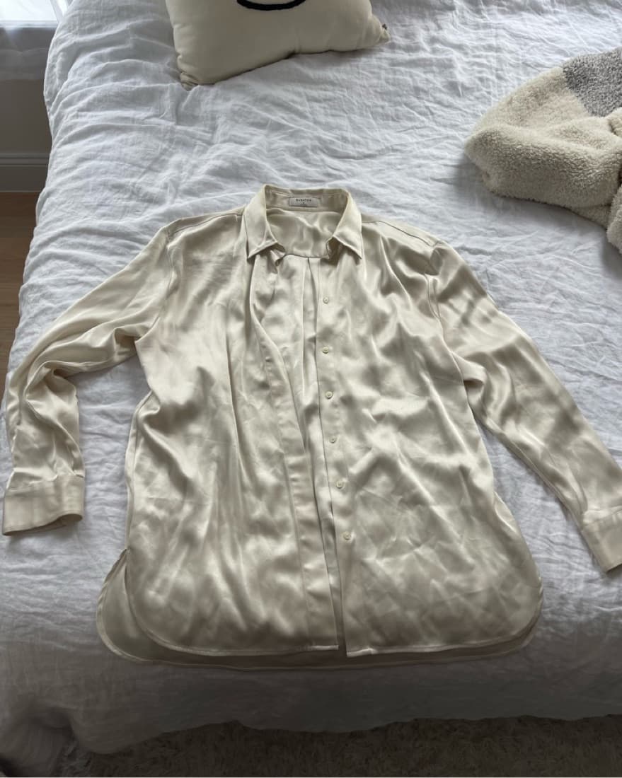 Aritzia Babaton Silk Button Up - Image 1