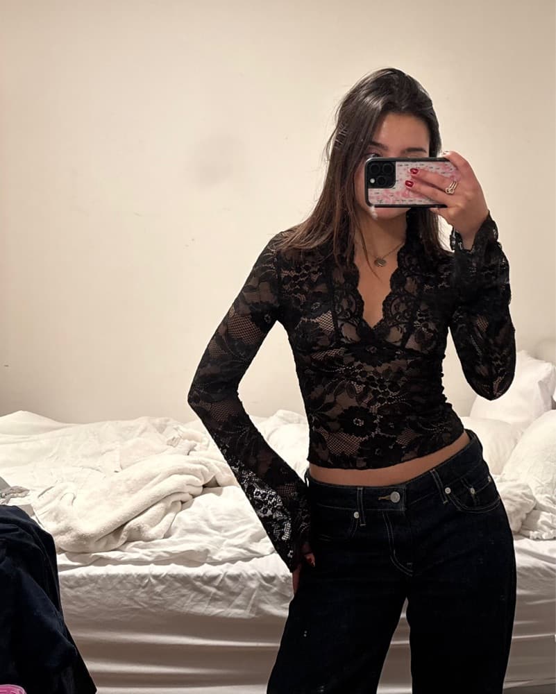 Venderbys Pretty Lace Top - Black - Image 4