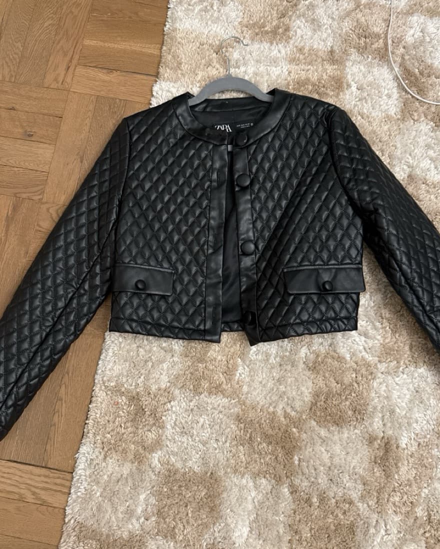 Sleek Quilted Leather Jacket - Image 1