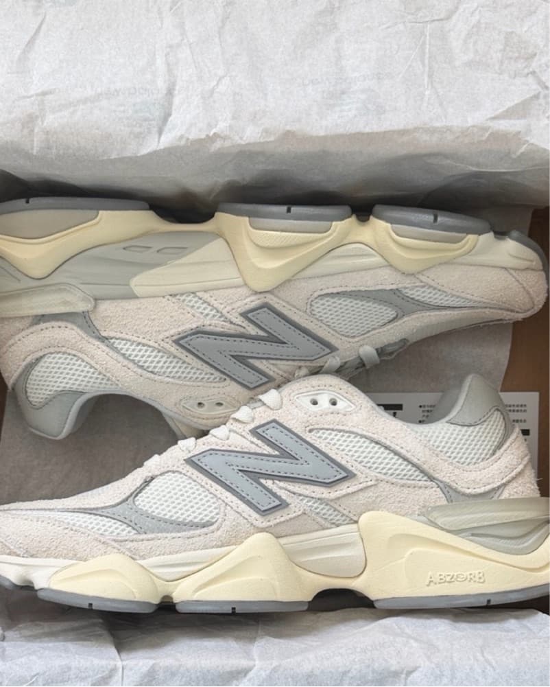 Unisex New Balance 9060 - Image 1