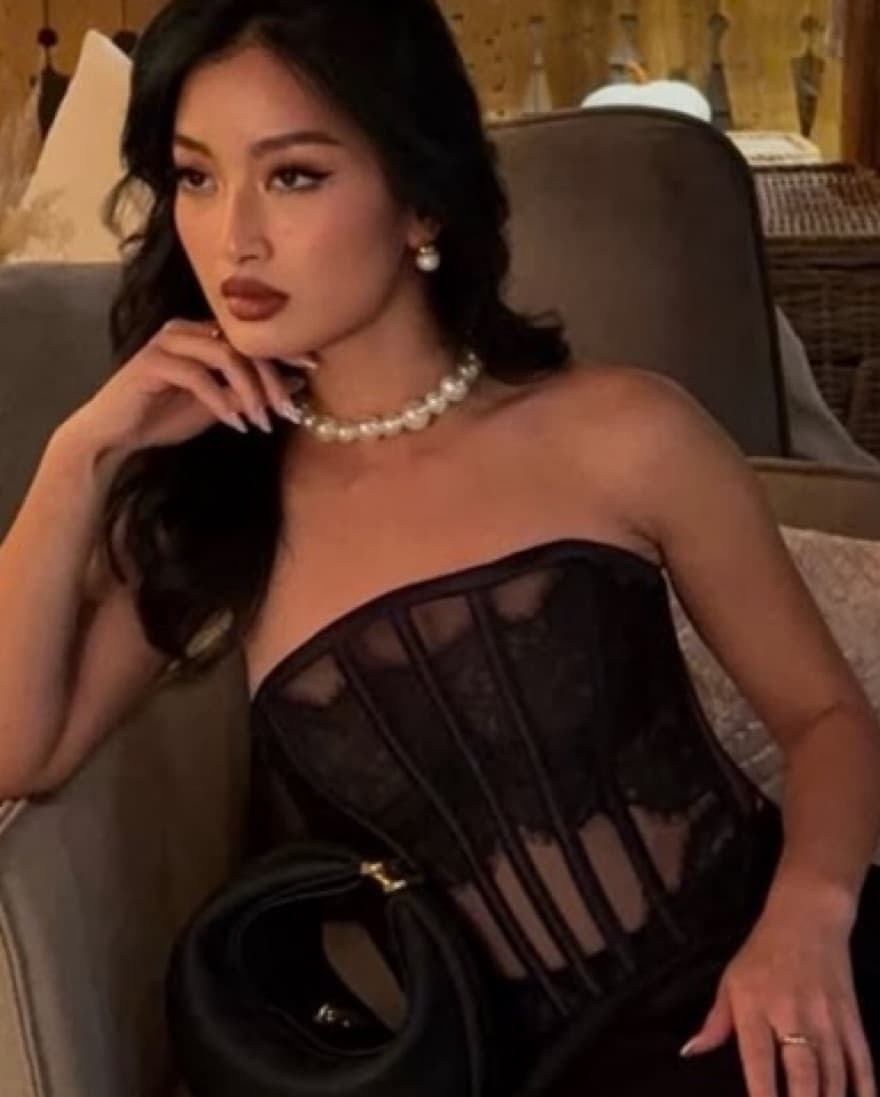 Black Lace Corset  - Image 4