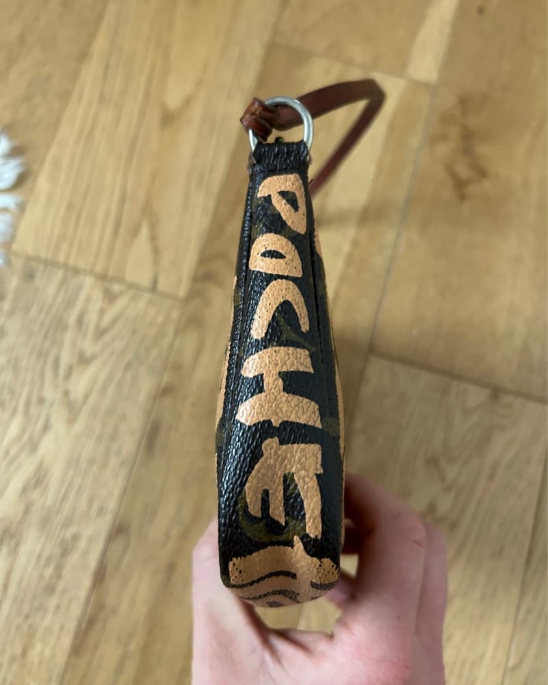 Louis Vuitton Pochette Graffiti - Image 4